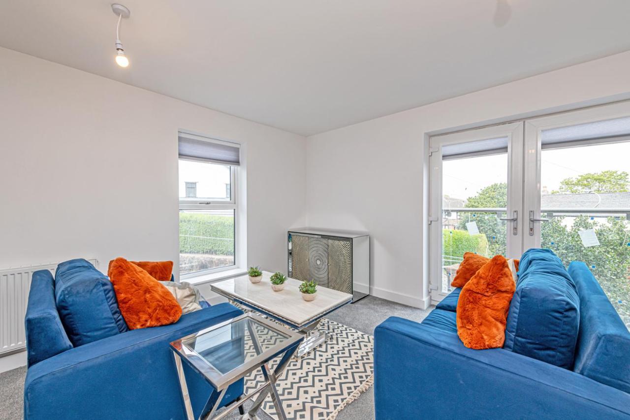 Gospel Heights Luxury Apartments With Parking Хесуолл Экстерьер фото