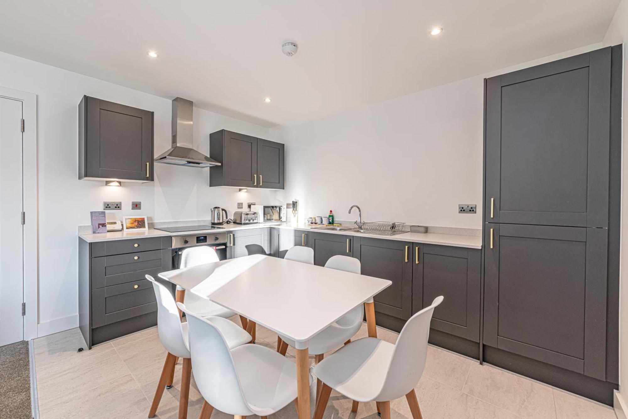 Gospel Heights Luxury Apartments With Parking Хесуолл Экстерьер фото