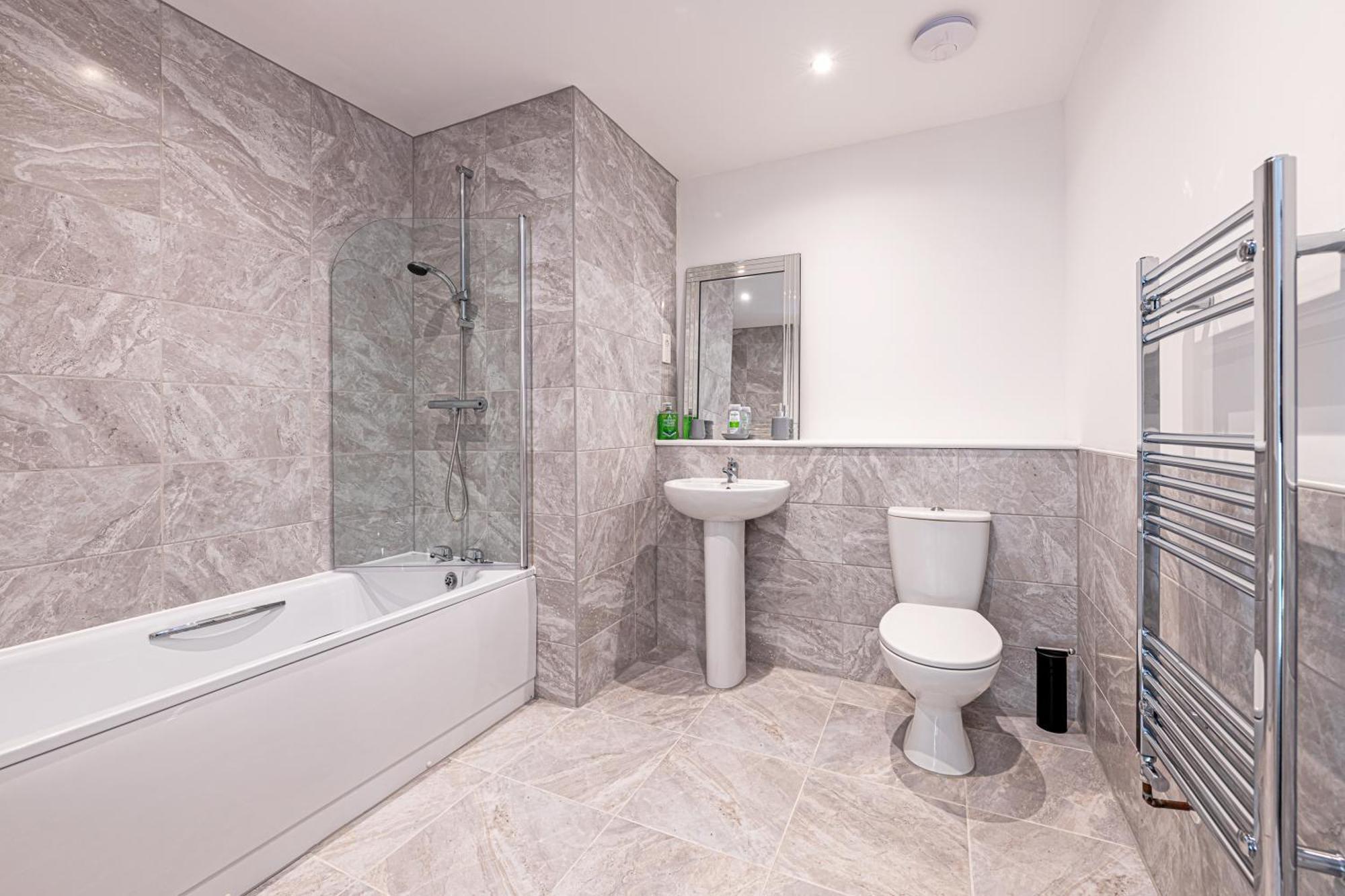 Gospel Heights Luxury Apartments With Parking Хесуолл Экстерьер фото