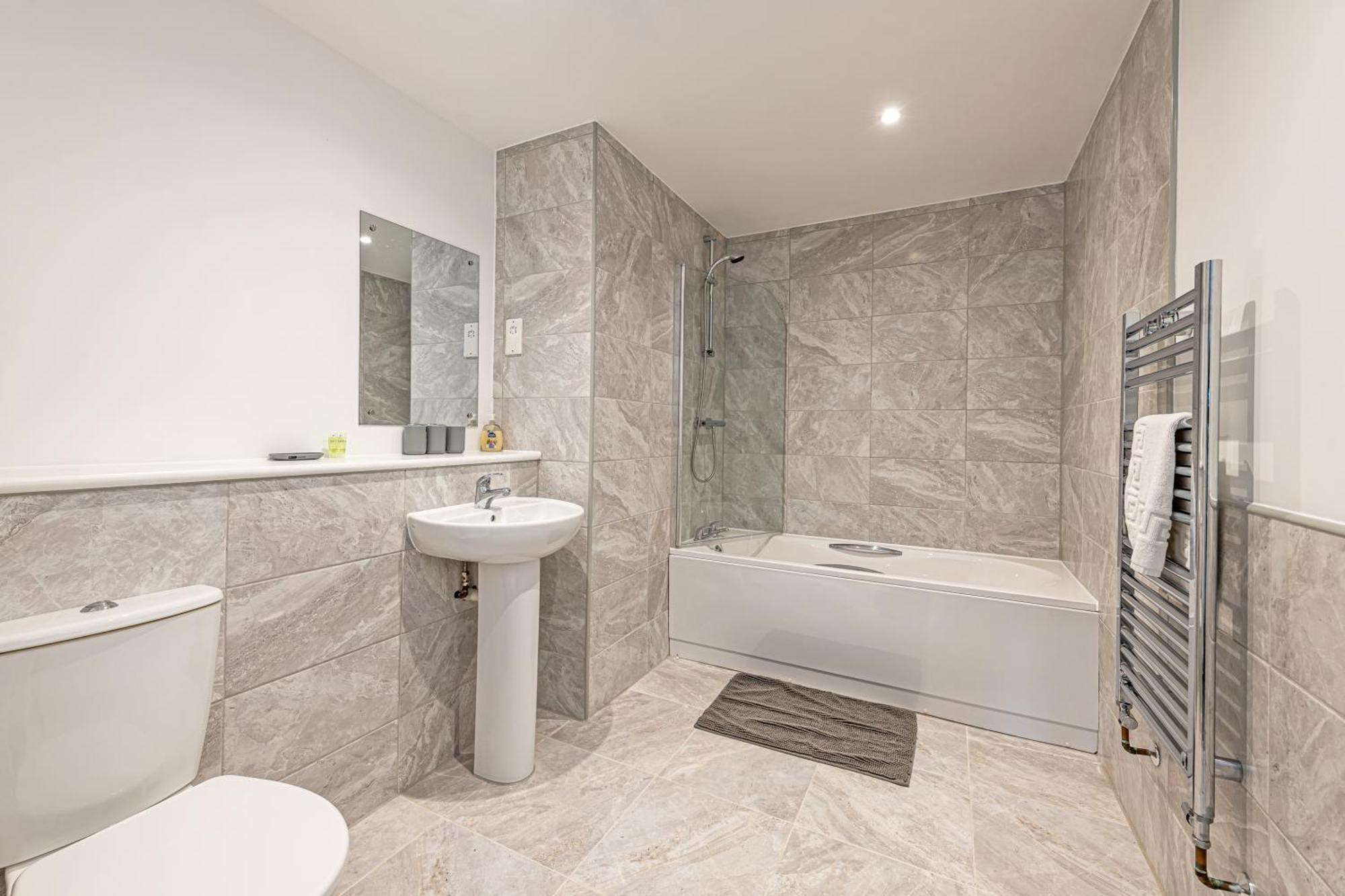 Gospel Heights Luxury Apartments With Parking Хесуолл Экстерьер фото